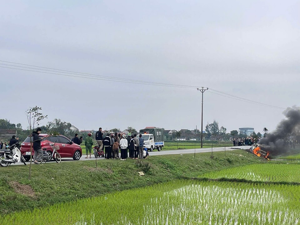 Oto chay Ha Tinh anh 1