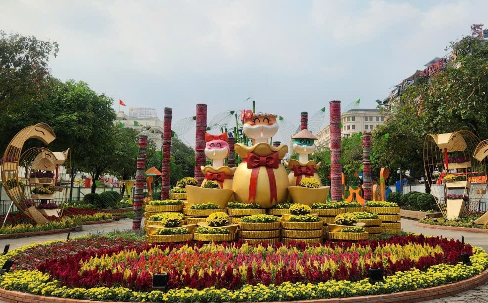 Đường hoa Nguyễn Huệ TP.HCM ảnh 2 Duong hoa Nguyen Hue TP.HCM anh 2